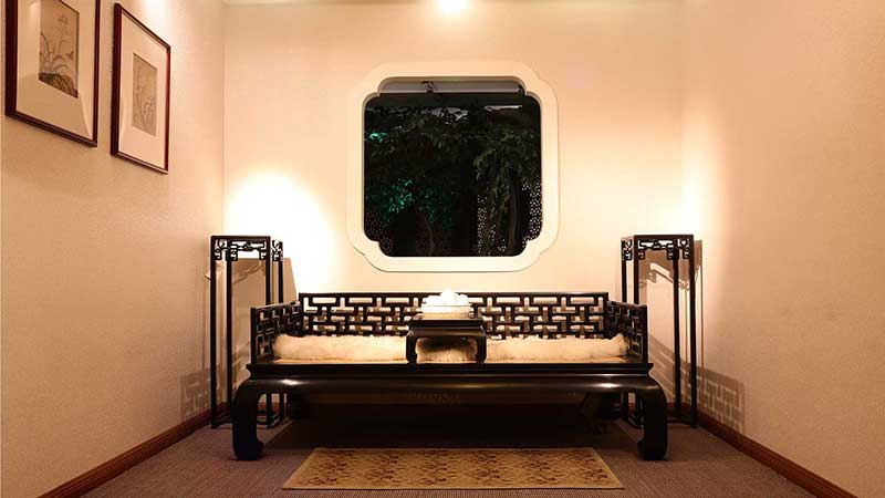 1713235915491379.jpg 古典红木家具:艺术与生活的交融5.jpg